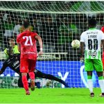 Atlético Nacional venció con lo justo a Patriotas en el Atanasio Girardot y se metió de lleno en el grupo de los ocho. El duelo válido por la fecha 14 del fútbol colombiano terminó con victoria antioqueña por 1-0, gracias al solitario tanto de Jefferson Duque. Foto DIMAYOR