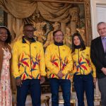 Ministra del deporte, María Isabel Urrutia , Santiago Rodallegas, abanderado, Presidente Gustavo Petro, Gabriela Rueda, Abanderada  Y Ciro Solano Hurtado, presidente del Comité Olímpico Colombiano