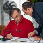 El Presidente de la República, Gustavo Petro, manifestó este viernes que el engranaje, el eje central de las acciones del Gobierno Nacional y que da coherencia a las tareas emprendidas y por emprender, es el cambio del país.Así lo ratificó, al término del primer encuentro del equipo completo de Gobierno, en la Hacienda Presidencial de Hato Grande, en Sopó (Cundinamarca),  Foto Presidencia