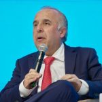 A su llegada al Congreso de Naturgas que se lleva a cabo en la ciudad de Cartagena, el ministro de Transporte, Guillemo Reyes, anunció que la sobretasa del impuesto a la renta que tanto preocupaba a las empresas generadoras de gas natural