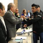 Mintransporte sale entre aplausos de reunión con motociclistas