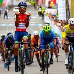 Adrian Bustamante,ganó la etapa quinta del Clásico RCN 2022