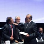 Fidel Cano Correa,
director de EL ESPECTADOR, quien recibió el Premio a la Vida y Obra de un Periodista