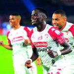 El equipo Cardenal llegó a 8 puntos y sigue en la lucha por llegar al primer puesto del cuadrangular, mientras el Tiburón quedó al borde de la eliminación. Foto Dimayor