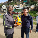 Ramiro en Soacha, llevando unos balones a don Roberto.