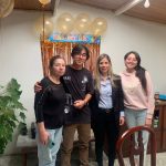 Reencuentro de Santiago Márquez y su familia luego de estar en la cárcel. Twitter Gustavo Petro