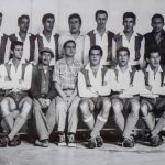 Pipa, Arango, Villa, López, Olmos, Flematty, Antonieta, Romero, Petiso Nuñez; Gianella, Velitas Perez, Pedro Ruiz (masajista) Carlos Gomez Escobar (presidente), Oswaldo Galarza, Roberto Mirabelly y Payaso Reyes. Cuando el futbolista divertía y se divertía. Otros tiempos. Recordar es vivir. Hace 62 años, cuando el Once empezó a competir.