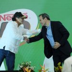 “Lo que hemos inaugurado es una inversión de 13 millones de dólares y un anuncio de 100 millones de dólares más. Eso significa, en estos días, una demostración de confianza en Colombia, en su futuro, indudablemente, porque estas inversiones no son de corto plazo; son para permanecer”, aseguró el Presidente de la República Gustavo Petro. Foto Presidencia