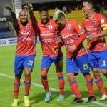 Edwar López marcó el tanto del triunfo sobre el final con un disparo desde el punto penal. La infracción dentro del área fue cometida por Andrey Estupiñán.