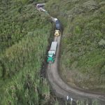 El ministro de Transporte, Guillermo Reyes, afirmó que hubo apertura de una parte de la vía alterna a la carretera Panamericana en el sur del Cauca para permitir el tránsito de los camiones transportadores de combustibles, de leche y otros alimentos, con el fin de aliviar la crisis generada por los derrumbes en el sector del municipio de Rosas.
