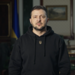 Presidente Zelensky en el aniversario de la invasión rusa. Foto Ukrinform