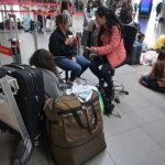 Pasajeros varados en el Dorado por suspensión de operaciones de Viva Air