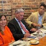 El empresario Diomar García, la doctora Gisela Ariño, el doctor Ricardo Gómez, el doctor César Ahumada y Raúl Campos