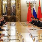 El presidente ruso Vladimir Putin y el presidente chino visitante Xi Jinping en conversaciones en el Kremlin. Foto © Mikhail Tereshchenko,TASS