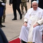 Papa Francisco regresa al Vaticano tras recibir el alta hospitalaria