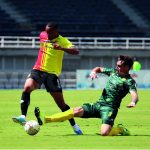 El duelo entre santandereanos y tolimenses resultó entretenido desde el principio, pues los dos equipos saltaron al terreno de juego con la intención de sumar de a tres y de paso meterse entre los ocho mejores del torneo Foto Dimayor