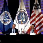 Ingrid Diaz Rincón, Directora de Gestión de Aduanas de la DIAN y Troy A. Miller, Comisionado Interino de Aduanas y Protección Fronteriza de EE.UU. Foto Cortesía DIAN