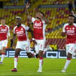 Los jugadores de Santa Fe celebran uno de sus tres goles ante Bucaramanga / Twitter: Dimayor