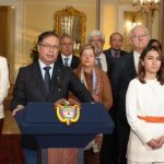 Presidente Gustavo Petro con un Grupo de sus Ministros de Despacho.Foto Presidencia