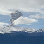 El Nevado del Ruiz. Volvió a emitir cenizas.