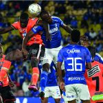 El delantero pereirano Fernando Uribe  anotó el gol del empate ante el Envigado a los 90+6 minutos.Foto Dimayor