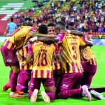 Deportes Tolima derrotó 2-1 a Alianza Petrolera en el estadio Manuel Murillo Toro, en juego por la fecha 18 del fútbol colombiano. El equipo de Ibagué alcanzó su primer triunfo con Juan Cruz Real como técnico y se aferra a las matemáticas para clasificar.Foto Dimayor