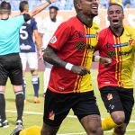 La perfecta definición de Arley Rodríguez, para mandarla al fondo de la red y poner el 3-1 para el equipo Matecaña ante el DIM. Foto @DeporPereiraFC