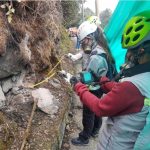 Especialistas del SGC inspeccionando la zona - 21 de mayo de 2023 - Foto Servicio Geológico Colombiano​