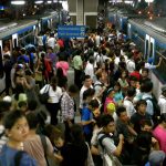 La revista británica The Economist advirtió que antes de terminar este siglo habrá una caída en la población mundial por primera vez desde la Peste Negra. Foto ONU- Habitat