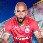 Edwar López marca un auténtico golazo para sellar el 3-0 ante Águilas Doradas. Foto @DeporPasto
