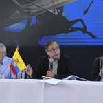 “Las Drogas La Rebaja debe ser una institucionalidad pública. Ya se extinguió el dominio, es del Estado, pero al servicio de la población más necesitada del país, y cubre todo el país”, dijo este sábado el Jefe de Estado en ‘Gobierno Escucha’. Foto Leo Queen – Presidencia