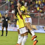 El primer gol de Colombia fue de Catalina Usme, jugadora del América, que aprovechó un mal rebote que dejó la portera panameña y anotó. Foto FCF