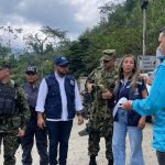 Gracias a la mediación de la Regional del Valle del Cauca de la Defensa Civil, 6 soldados del Ejército recobraron la libertad luego de que fueran retenidos por la comunidad en el corregimiento Pichinde, sector Peñas Blancas, en los Farallones de Cali. Foto Defensa Civil