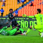 Luego de un fallido debut en Sudamericana, Alfredo Arias inició la competencia oficial en Liga con Independiente Medellín ante Equidad. Lo hizo en casa y con un 2-2 que trajo alivio al elenco rojo tras los murmullos del público. Foto Dimayor