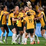 Las australianas se impusieron 1- 0 a la debutante Irlanda gracias a un tanto de penal convertido por Steph Catley.Foto @fifaworldcup_es