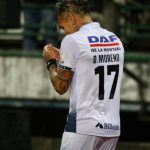 Dayro Moreno volvió a salvar a su equipo en una nueva edición del clásico cafetero. El atacante convirtió el gol que definió el 1-0 al minuto 55.Foto @oncecaldas