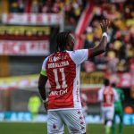 * Hugo Rodallega renovó contrato con el alicaído Santa Fe.