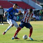 Boyacá Chicó venció a un Junior de Barranquilla lleno de cambios en el estadio de La Independencia. Con goles de Chaverra y Alfonzo se impusieron ante un conjunto tiburón que dejó mucho por desear.Foto Dimayor