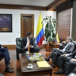 Presidente Gustavo Petro radica personalmente en la Corte Suprema de Justicia nueva terna para la elección de Fiscal General de la Nación.
La nueva terna modifica la presentada por el mandatario el pasado 2 de agosto, para reemplazar al actual jefe del ente investigador, Francisco Barbosa, que está próximo a terminar su gestión e incluye a la abogada Luz Adriana Camargo Garzón. Foto Leo Queen – Presidencia