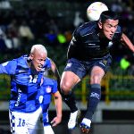 En el cierre de la jornada dominical del fútbol colombiano, Boyacá Chicó se quedó con una agónica y crucial victoria frente al Once Caldas en La Independencia. El equipo de Belmer Aguilar apretó la lucha por no descender al imponerse por 2-1. Foto Dimayor
