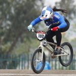 Mariana Pajon de Colombia compite en la carrera clasificatoria BMX durante los Juegos Panamericanos Santiago 2023 en el Parque Penalolen el 21 de octubre en Santiago, Chile. / (Foto de Sebastián Cisternas / Santiago 2023 vía Photosport).