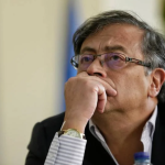 El prestigioso medio de comunicación inglés calificó al Jefe de Estado de “impuntual” e “impopular”, esto por cuenta de sus llegadas tarde a los eventos públicos durante su gobierno.