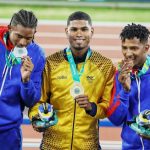 Con 15 medallas de oro, 20 de plata y 15 de bronce, Colombia continúa en el quinto lugar, ahora con Cuba un poco más cerca, porque llegó a los 14 oros. El líder es Estados Unidos que suma 76 oros, 47 platas y 55 bronces, seguido ahora por Brasil con 37 de oro, 52 de plata y 41 de bronce.