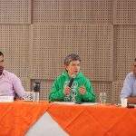 La Agencia Regional de Movilidad en representación de Bogotá y Cundinamarca firmó un nuevo convenio para mantener las actuales condiciones de transporte inter municipal con Soacha por 5 meses más y en ese tiempo acordar una hoja de ruta para tener un mejor servicio de transporte público integrado regionalmente