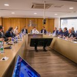 el alcalde electo, Carlos Fernando Galán, y el director de La Asociación Nacional de Empresarios de Colombia (ANDI), Bruce Master se reunieron en una Junta Directiva. Un espacio productivo, donde se conversó con diferentes empresarios, sobre los desafíos de Bogotá en los próximos años, especialmente en materia de seguridad, movilidad y desarrollo económico.