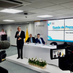 El jefe de la cartera de Salud, Guillermo Jaramillo, hizo tres peticiones a la Contraloria General de la Nación, para que intervenga en la situación con la EPS Sanitas