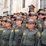 Mujeres colombianas prestando el servicio militar