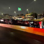 Bus de TransMilenio se volcó en NQS con calle 79.Foto Bomberos de Bogotá