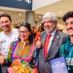 ​Viceministro de Turismo, Arturo Bravo; la directora ejecutiva de la Organización Mundial del Turismo, Natalia Bayona; el ministro de Comercio, Industria y Turismo, Germán Umaña y Franco Molina, turista argentino.​ Foto Joel González