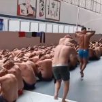 Varios centros penitenciarios de Ecuador continúan hoy bajo el control de los reos, quienes mantienen como rehenes a los uniformados.